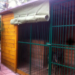Брезентовая штора на будку для собаки в сложенном виде